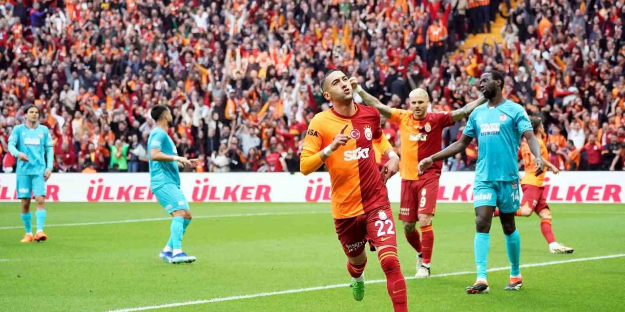 Trendyol Süper Lig: Galatasaray: 2 - Sivasspor: 0 (İlk Yarı)
