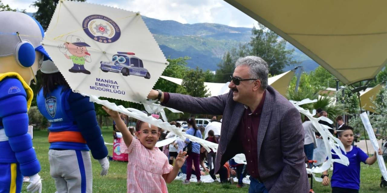 Trafik Haftasında Uçurtma Şenliği Düzenlendi