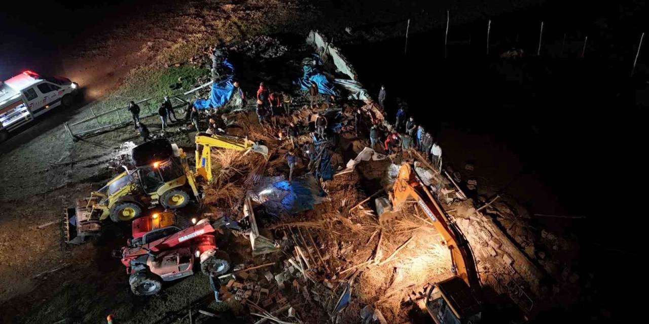 Aksaray’da Mandıra Çöktü: 750 Küçükbaş Hayvan Göçük Altında Kaldı