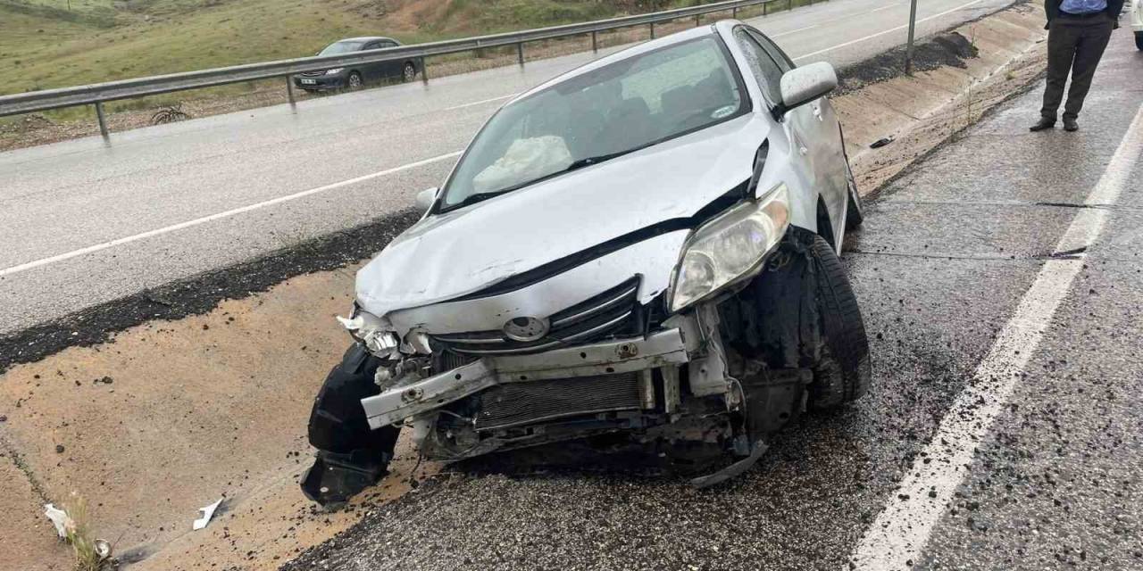 İki Ayrı Kazada: 3 Kişi Yaralandı