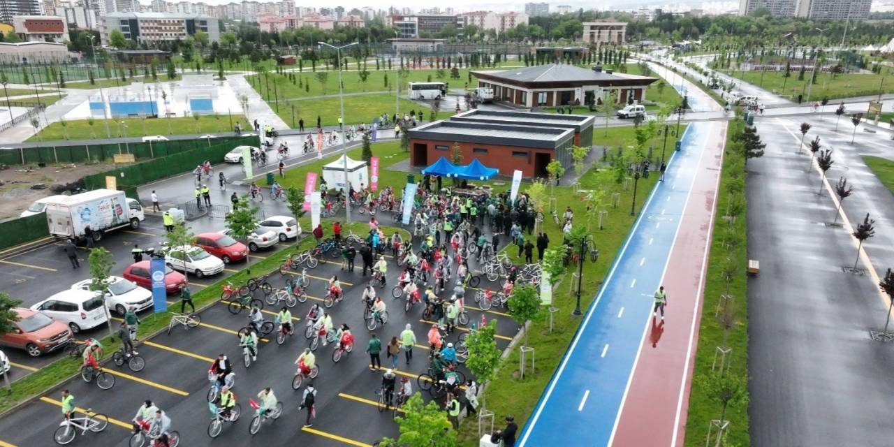 Büyükşehir’in 11. Yeşilay Bisiklet Turu’na Yoğun İlgi