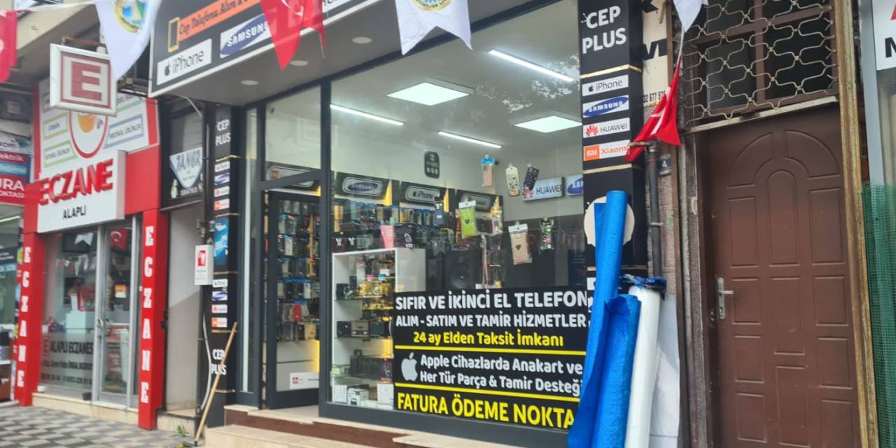 Alaplı’da 13 Cep Telefonu Çalan Hırsızlar Tutuklandı