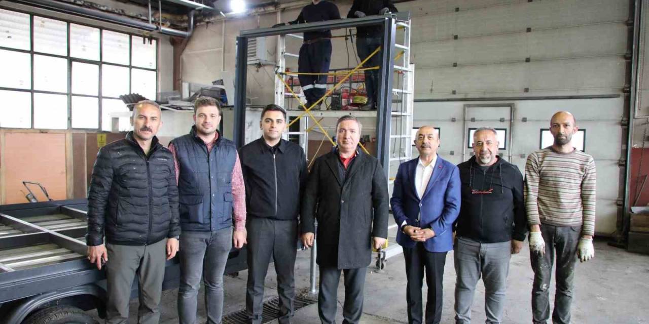 Vali Aydoğdu, Erzincan İl Özel İdaresi’nde İncelemelerde Bulundu