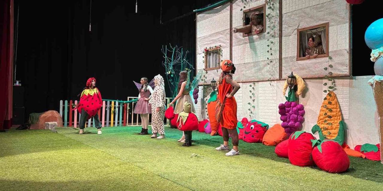 Keçiören’de Şehir Tiyatrosu Çocuklar İçin Sahne Aldı