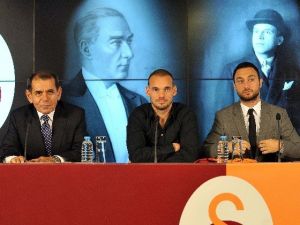 Özbek: “Sneıjder Yönetim Kadrosunda Çalışmayı Arzu Ediyor”