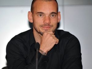 Sneıjder: “Futbolu Galatasaray’da Bırakmak İstiyorum”
