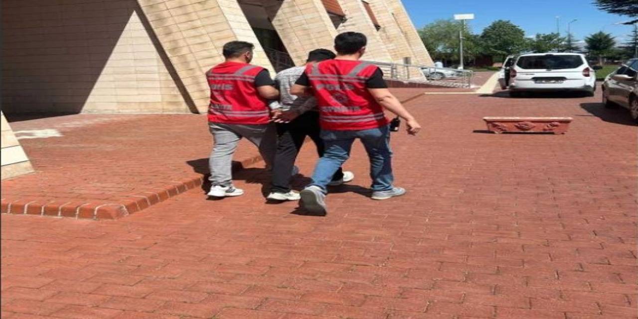 Isparta’da 11 Yıl 6 Ay 10 Gün Kesinleşmiş Hapis Cezası İle Aranan Firari Yakalandı