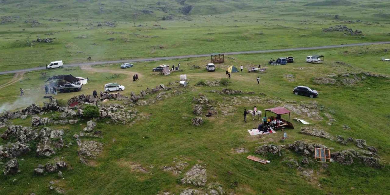 Terörden Arındırılan Ağrı Dağı, Piknik Yapan Vatandaşlarla Doldu Taştı