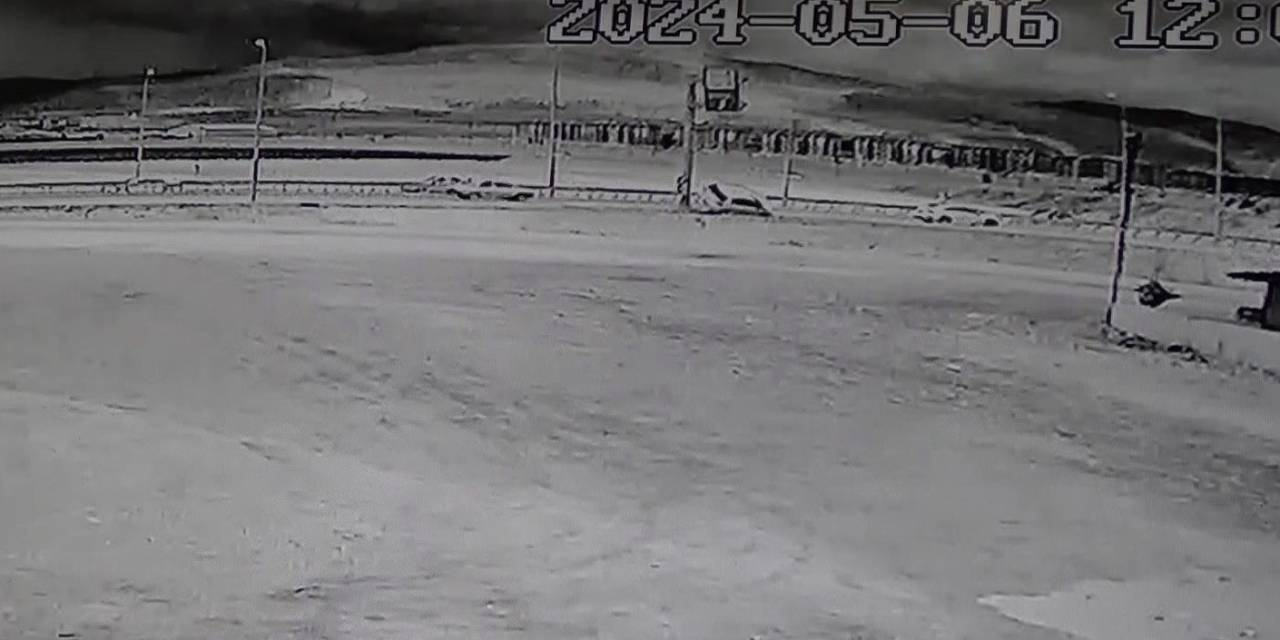 Otomobil, Refüje Çarparak Takla Attı