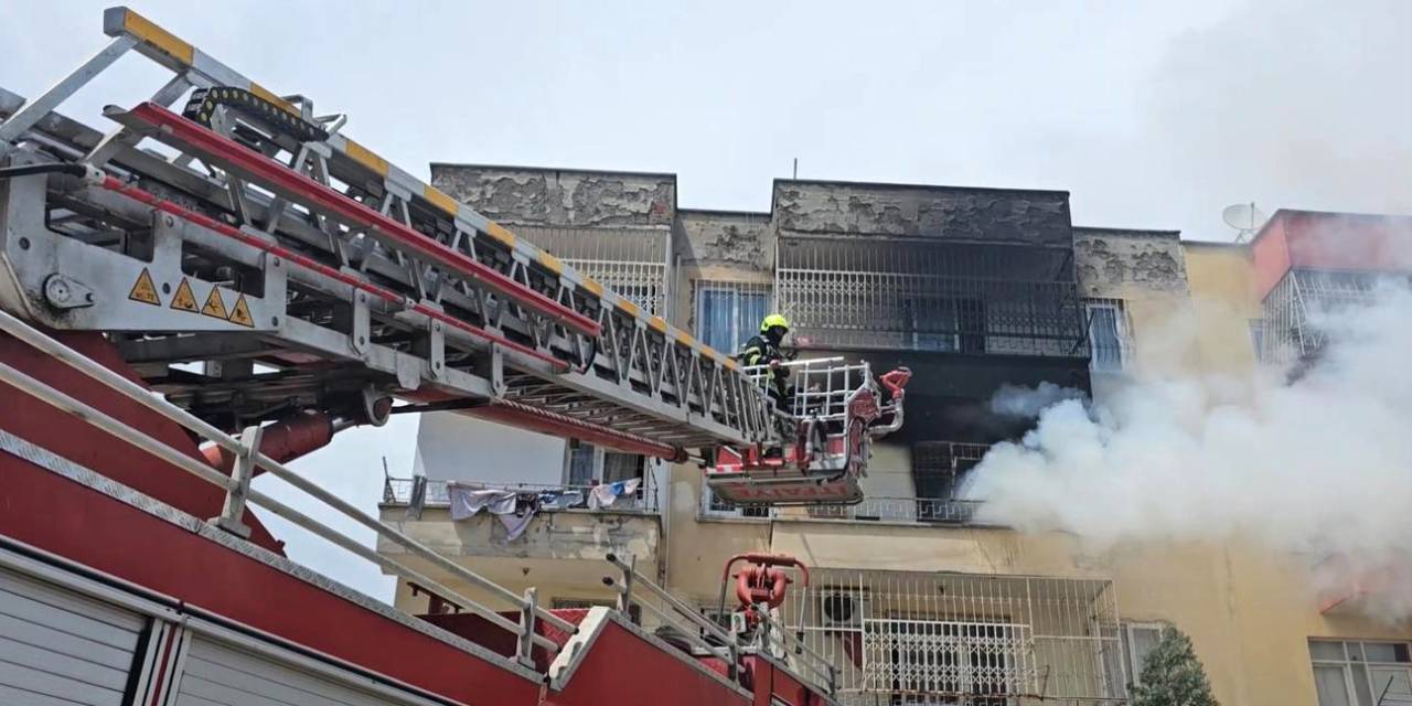 Mersin’de Ev Yangını Büyümeden Söndürüldü