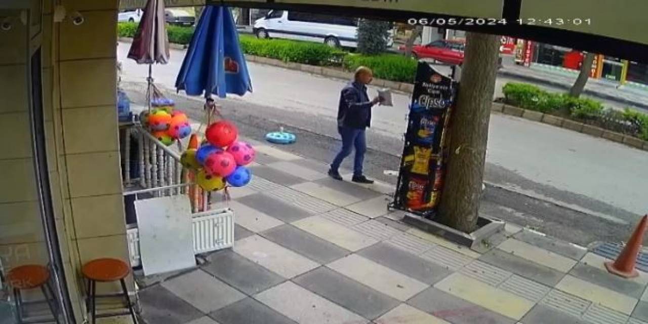 Cips Çalmaya Çalışan Karga Dükkan Sahibine Yakalanınca Kaçtı