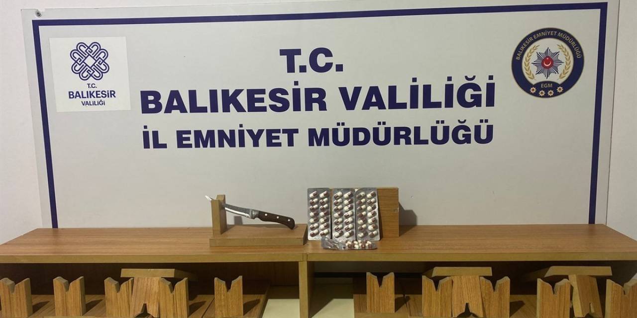 Üst Aramasında 50 Uyuşturucu, Uyarıcı Hap Yakalandı