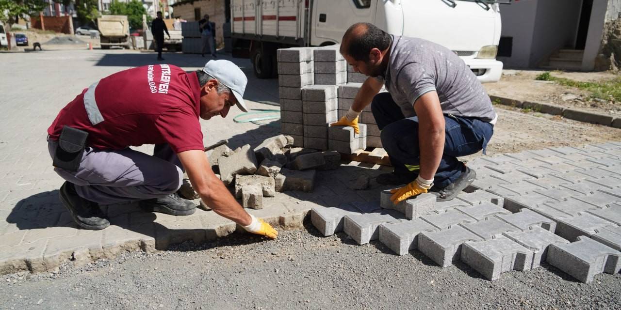 Edremit Belediyesi Yol Çalışmalarına Hız Verdi