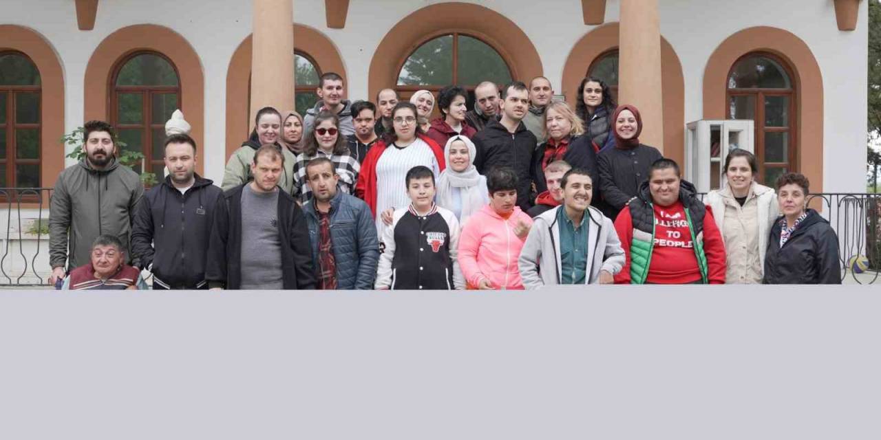 Engelli Eğitim Merkezi Öğrencileri Hıdırellez’i Kutladı