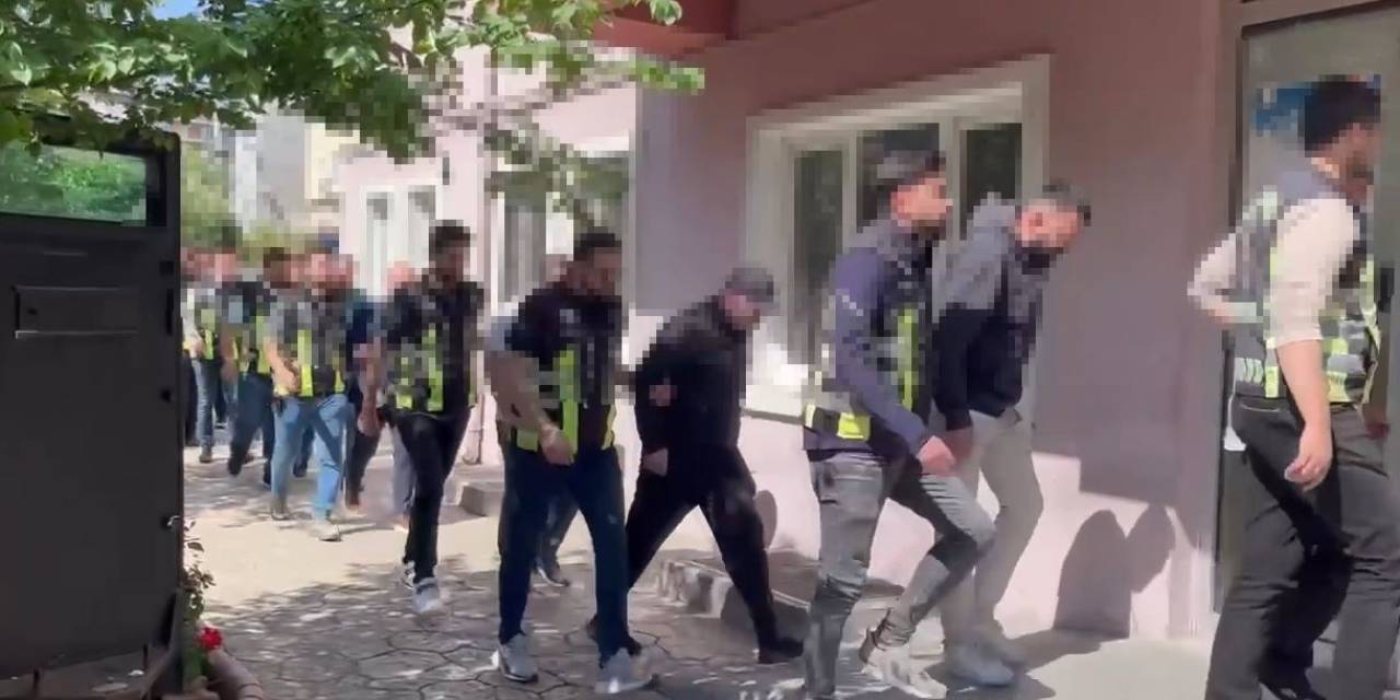 Düğün Konvoyunda Trafiği Tehlikeye Sokan Şahıslar Yakalandı