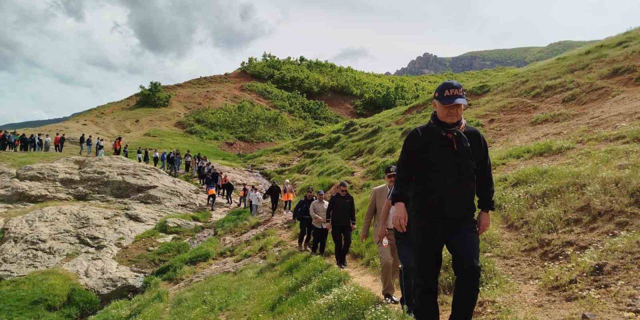 Vali Çakır: “Muş Muhteşem Doğasıyla Sizleri Bekliyor”