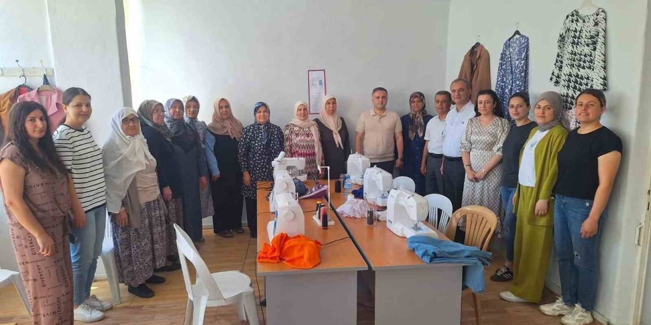 Bozdoğan Kaymakamı Gökçe Dikiş Nakış Kursiyerleri İle Bir Araya Geldi