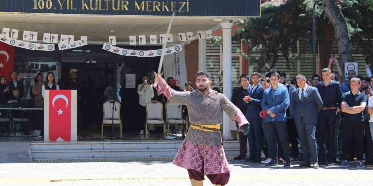 ’2. Tarih Şöleni’ Ankara Hacı Bayram Veli Üniversitesinde Gerçekleştirildi