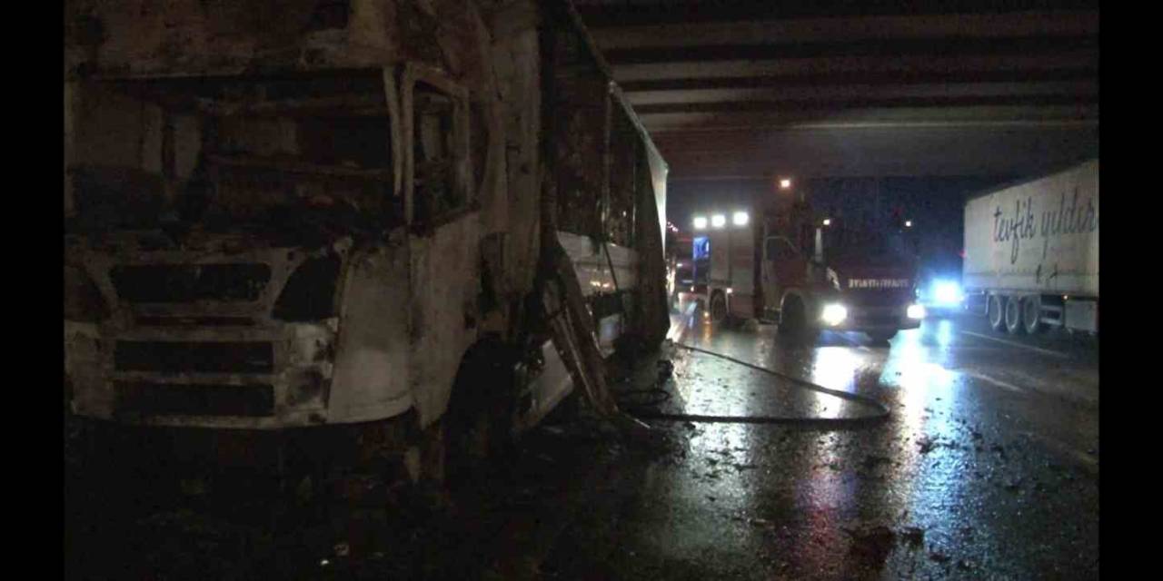 Tuzla’da Tır Yangını