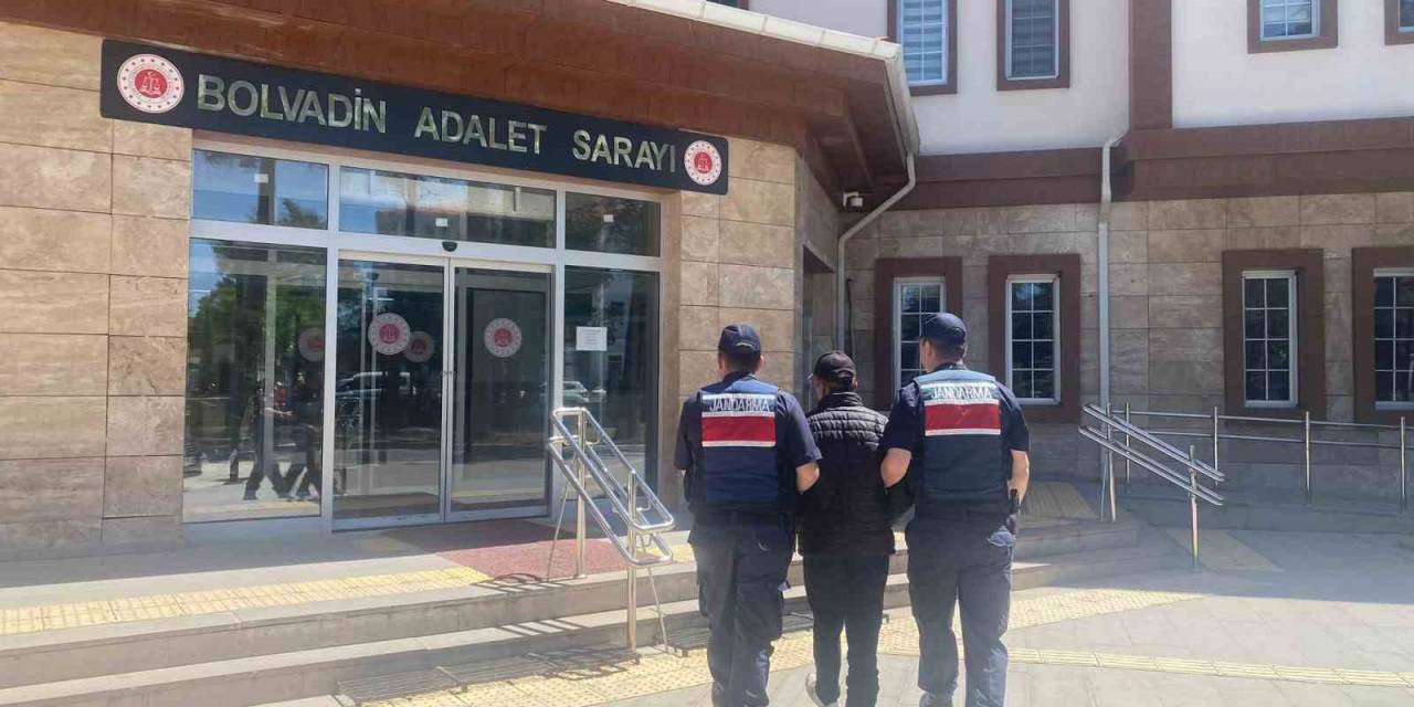 Çeşitli Suçlardan Hapis Cezası İle Aranan 2 Şahsı Jandarma Yakaladı