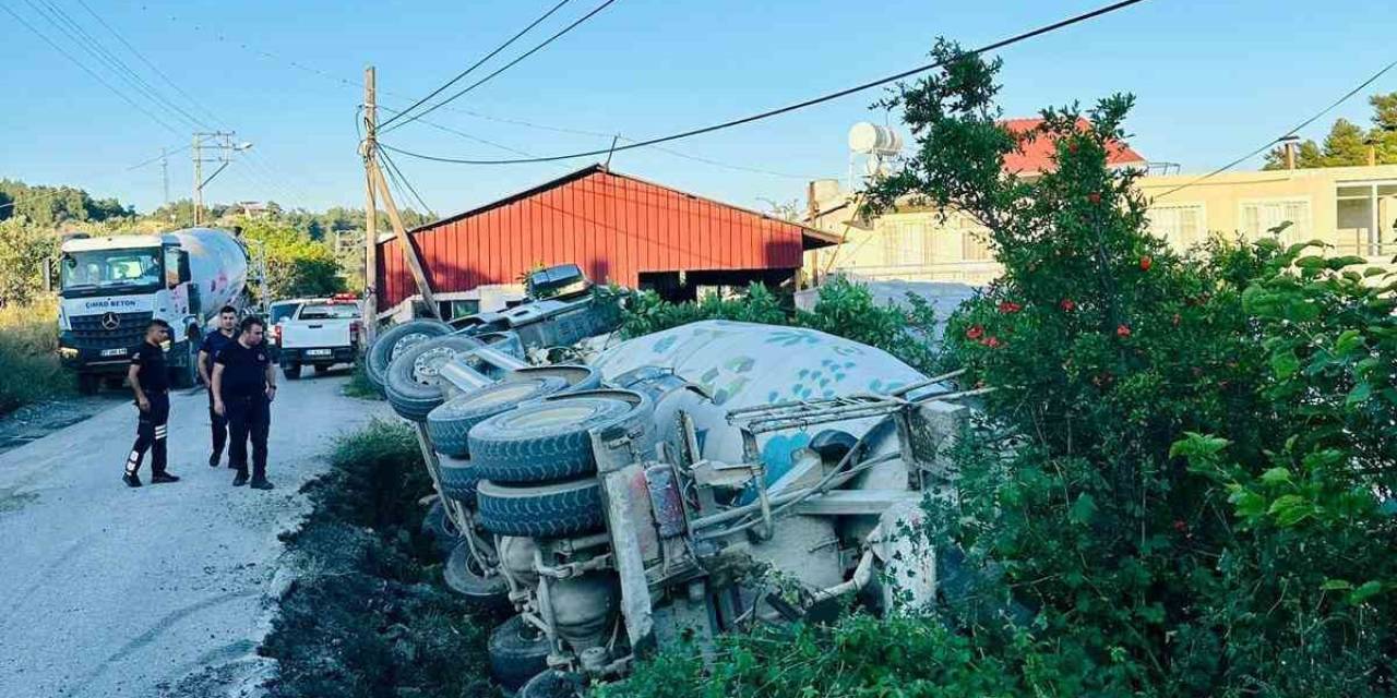 Devrilen Beton Mikserinin Sürücüsü Yaralandı