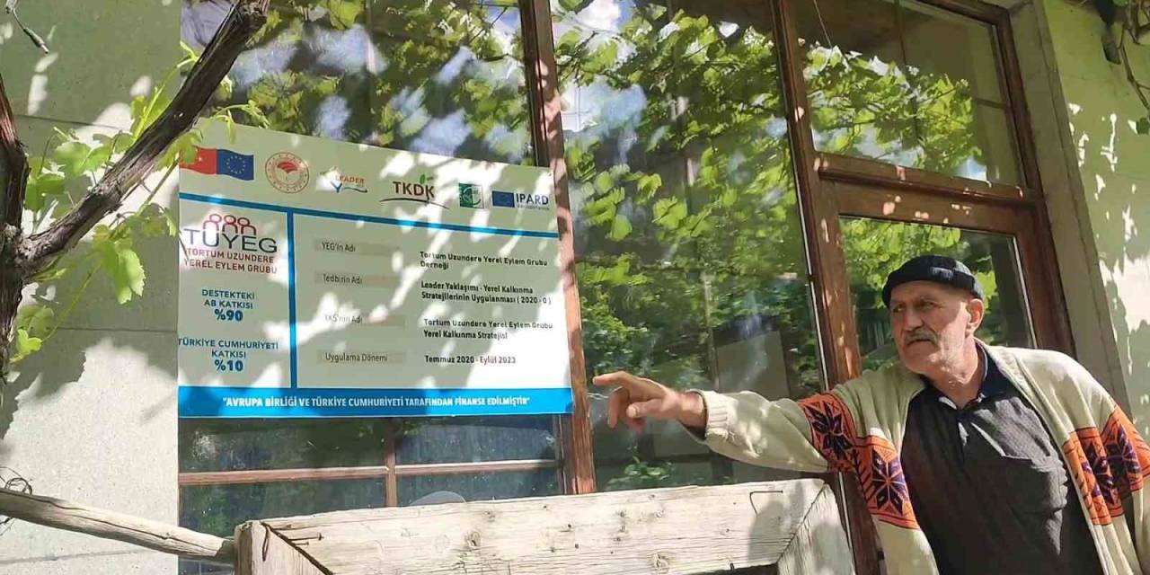 Kafeye Giren Hırsızlar Meşrubat İçip Eğlendi