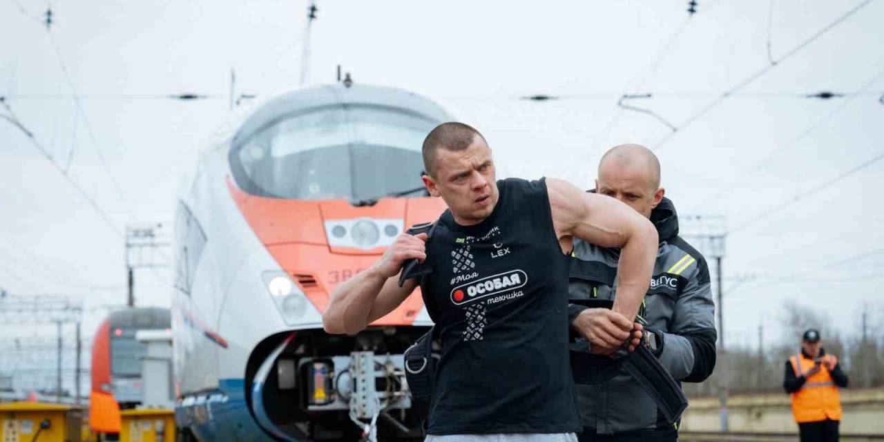 Rus Atlet, 650 Tonluk Treni Çekerek Dünya Rekoru Kırdı