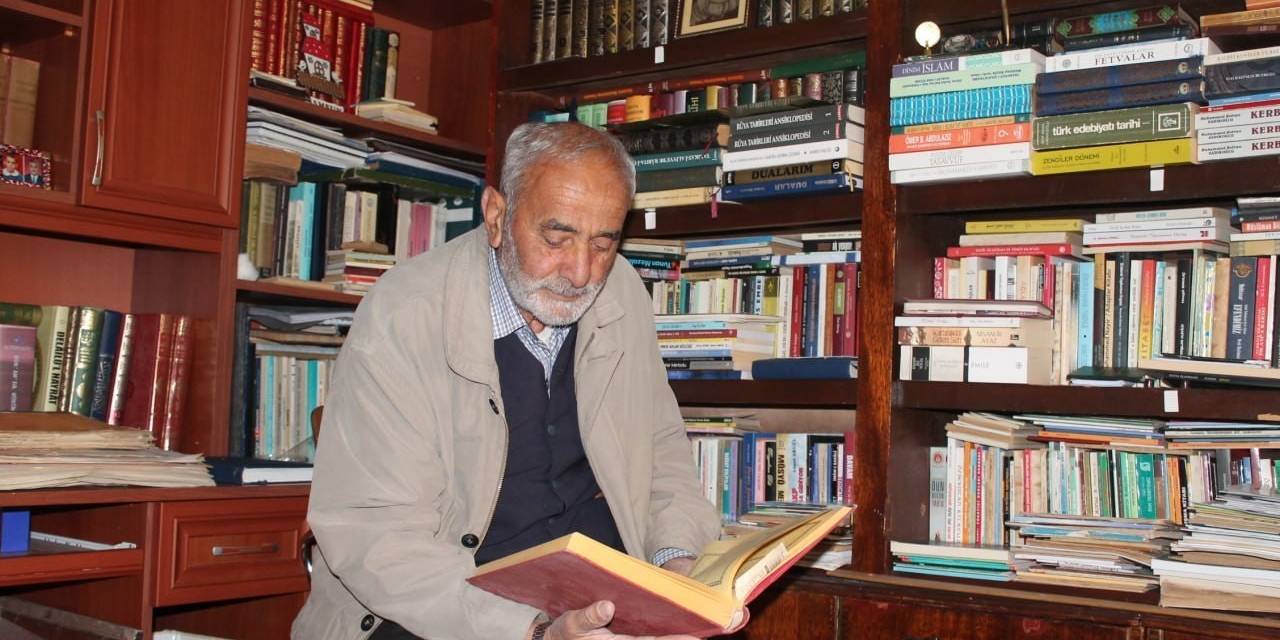Emekli Öğretmen 66 Yıldır Okuduğu Kitapların Kaydını Tutuyor