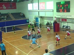 Düzce Belediyespor Erkek Voleybol Takımı Sezonun İlk Maçında Ptt’ye 3-1 Yenildi