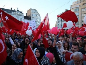 Erdoğan’a Brüksel’de Türk Vatandaşlarından Karşılama