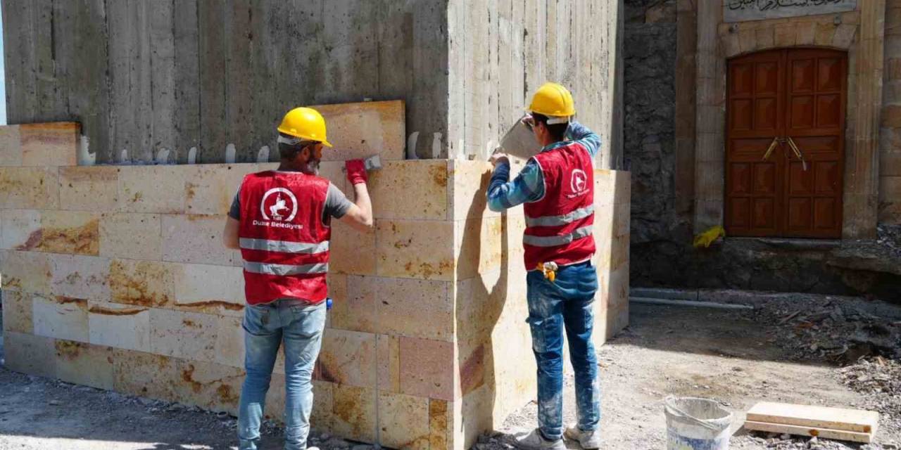 Cedidiye Cami Meydanla Bütünleşiyor