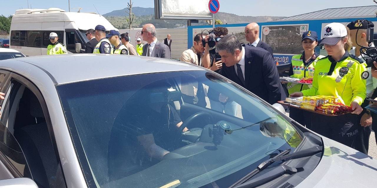 Sürücüler Trafik Kuralları Noktasında Uyarıldı