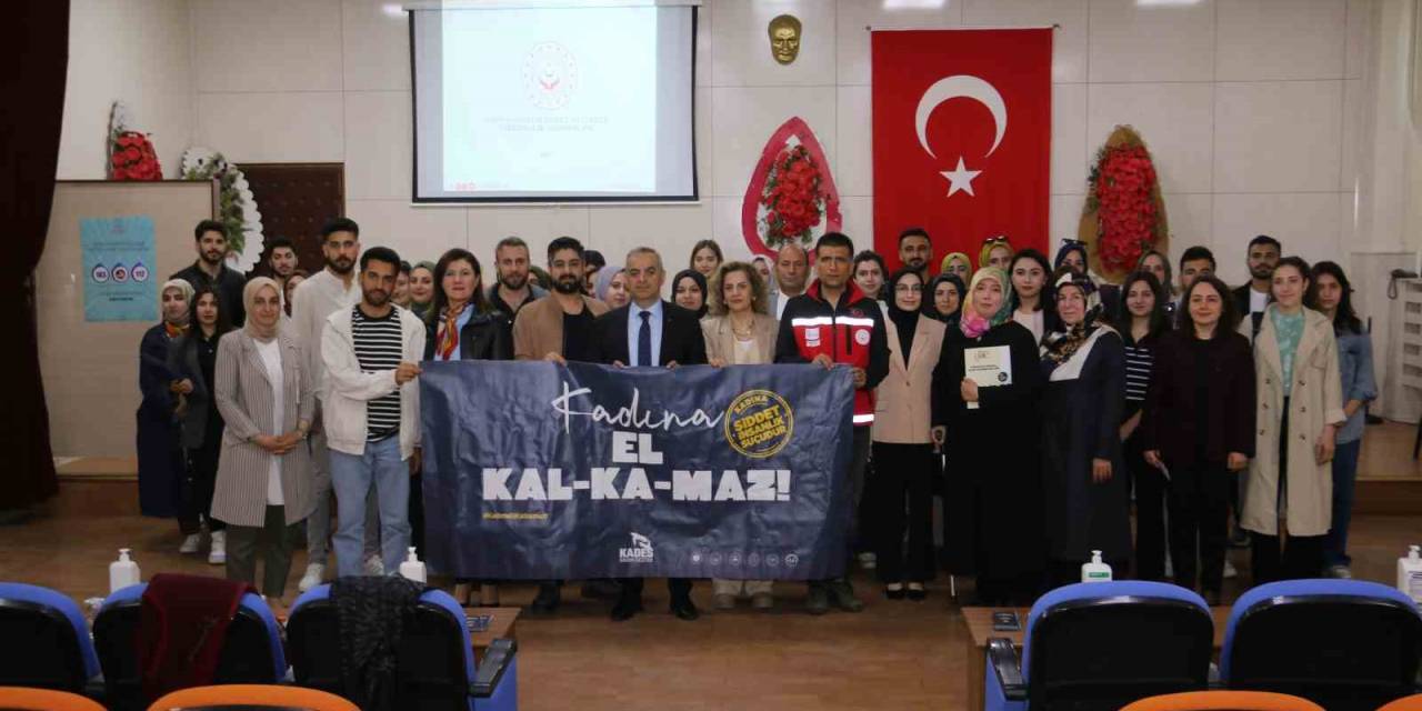 Öğretmen Adaylarına ‘Kadına Yönelik Şiddetle Mücadele’ Semineri Verildi