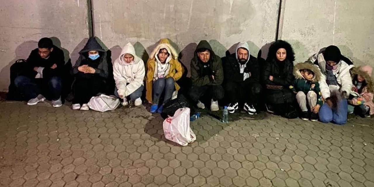 Edirne’de 21 Kaçak Göçmen Ve 2 Organizatör Yakalandı
