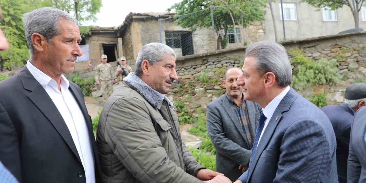 Bitlis Valisi Karaömeroğlu, Şehit Ailelerini Ziyaret Etti