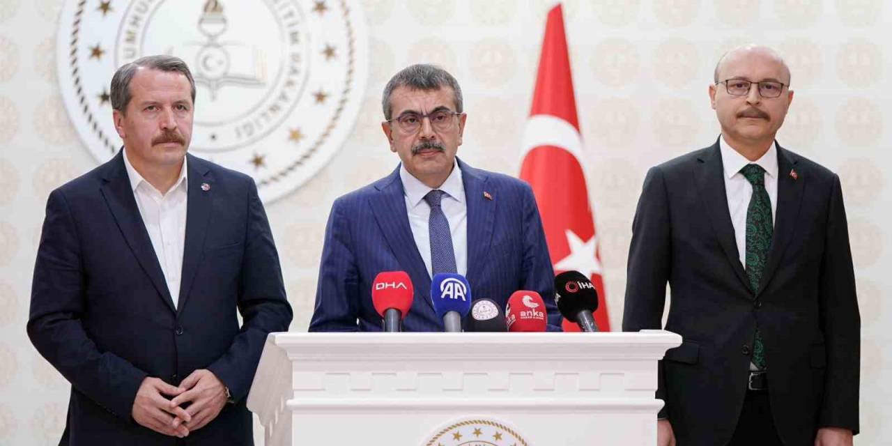 Bakan Tekin: "(Öğretmenlere Şiddet) Bu Tür Fiillere Karşı Cezaların Yüzde 50 Oranında Artırımlı Olarak Verilmesini Teklif Ettik"