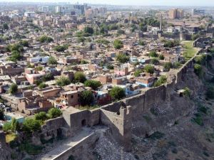 Sur İlçesindeki Çatışmalar Tarihi Vurdu