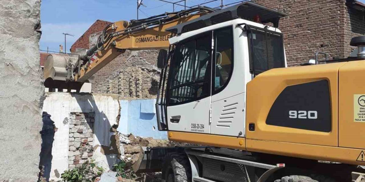 Osmangazi’de Metruk Bina Mesaisi