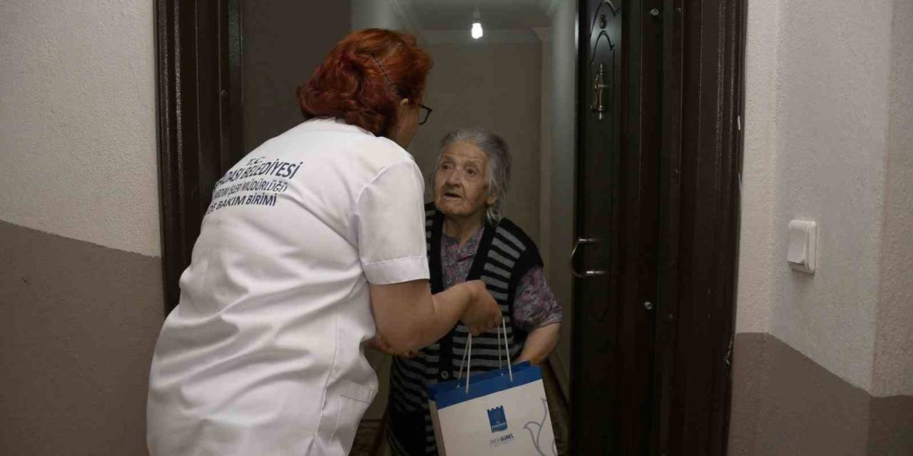 Kuşadası’nda Erken Anneler Günü Sürprizi