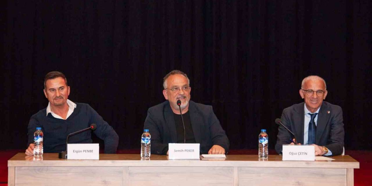 Ebyü’de “Futbolun Efsaneleri Konuşuyor” Paneli Düzenlendi