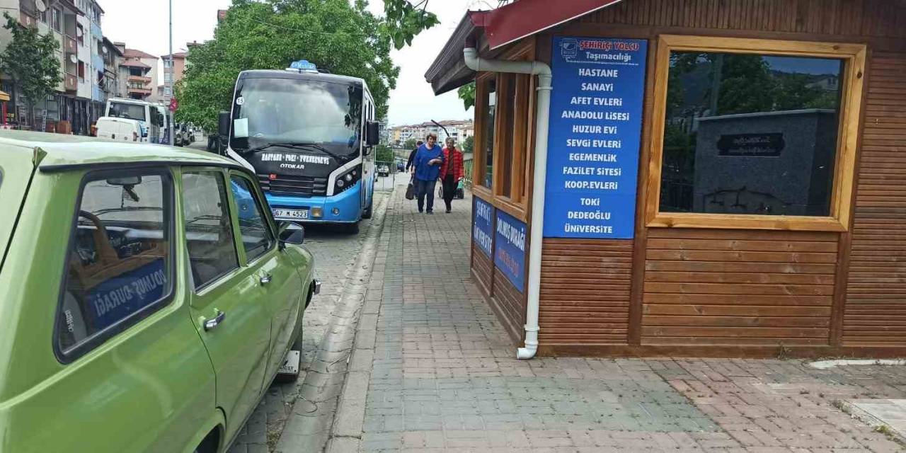 Devrek’te Yaya Yoluna Yapılan Dolmuş Durağı Tepki Çekiyor