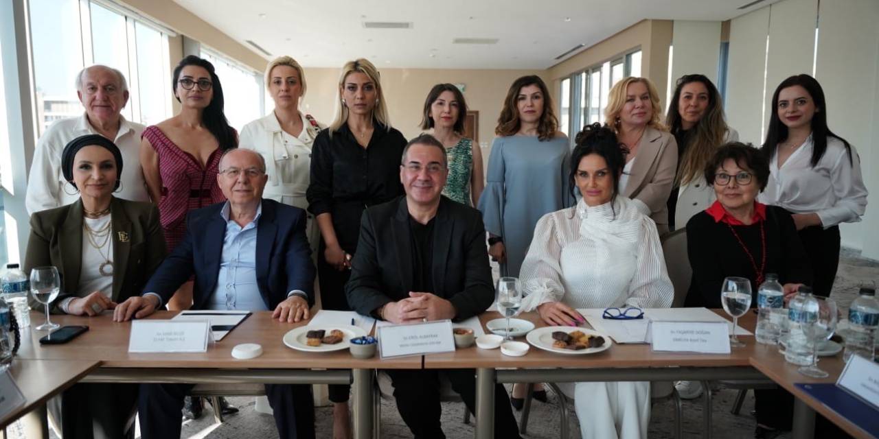 Genç Moda Ve Tasarımcılara Destek