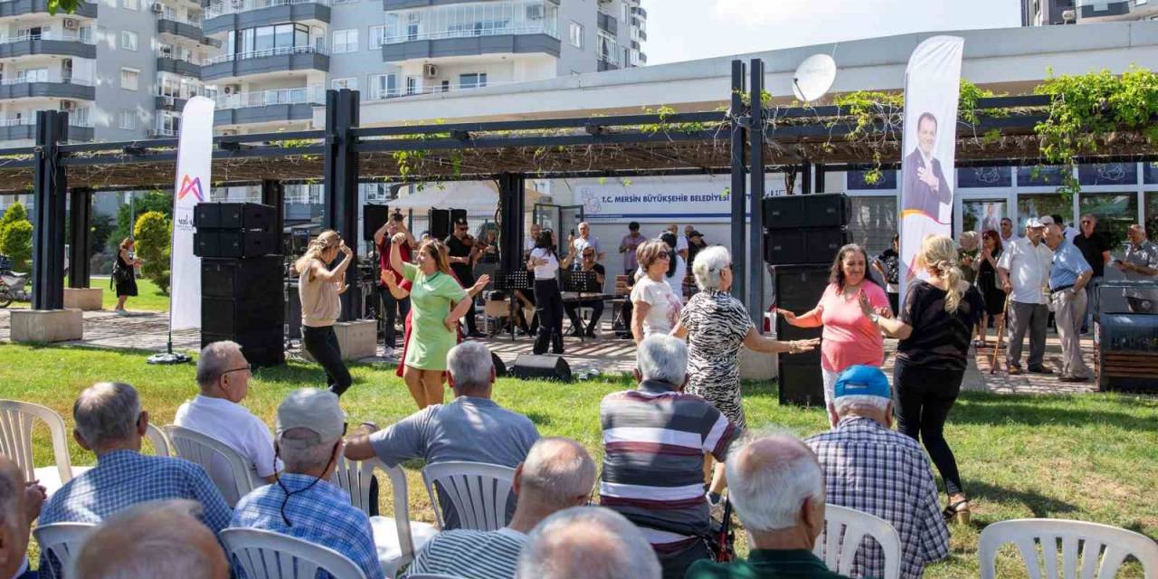 Mersin’de Emekliler Yazı ’bahar Şenliği’ İle Karşıladı