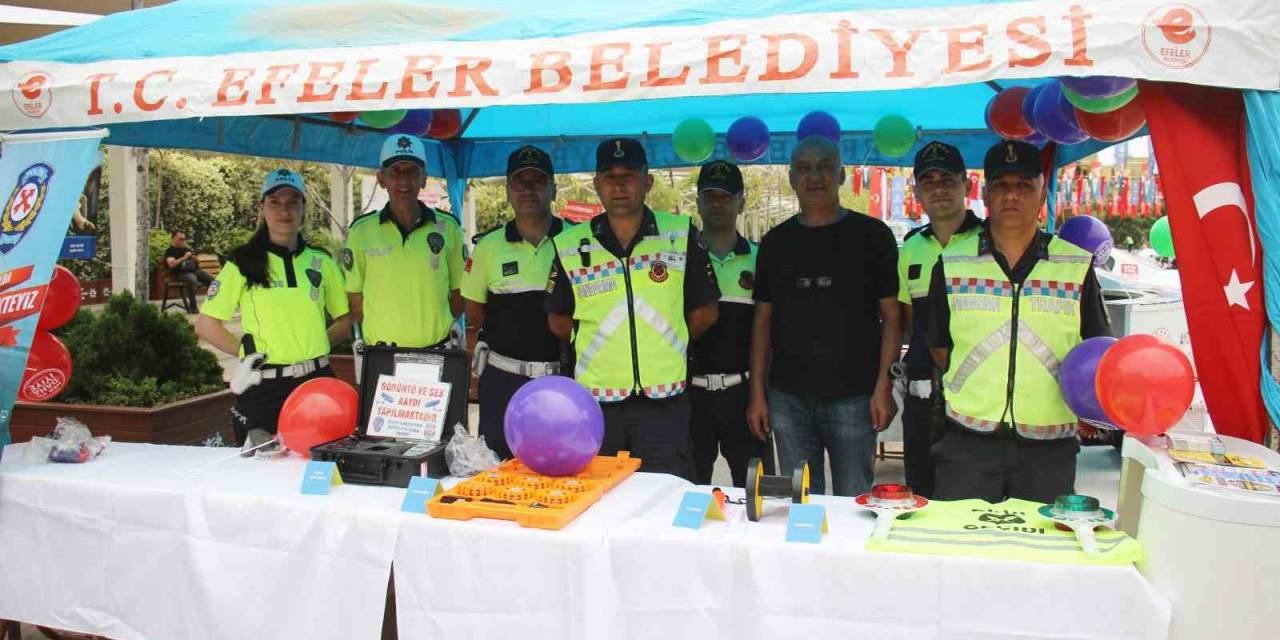 Aydın’da Trafik Ekipleri Vatandaşlara ’hayatla Yarışılmaz’ Diyerek Uyardı