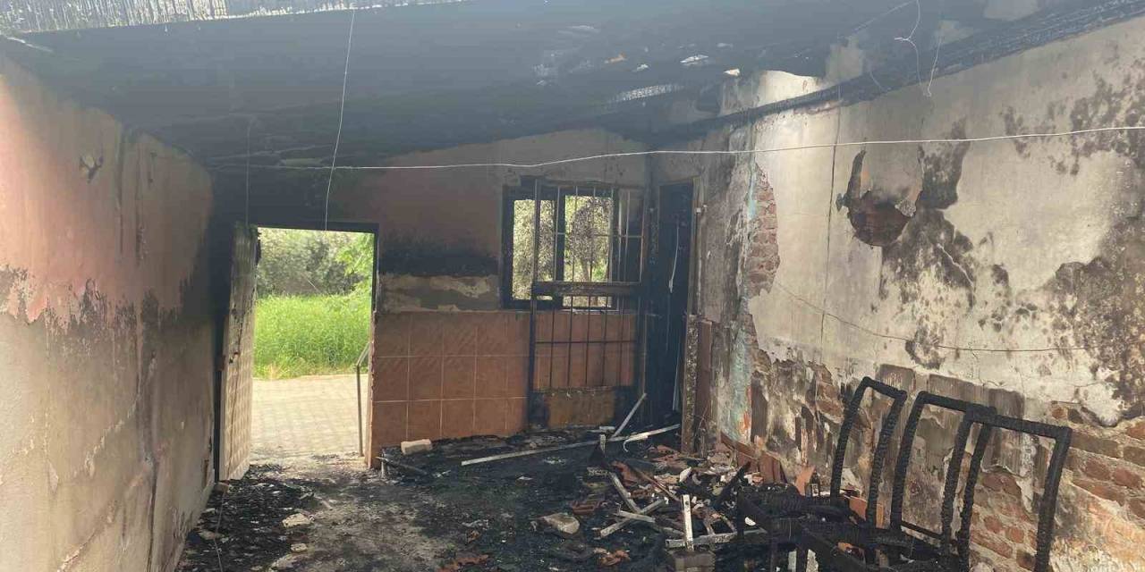 Alaşehir’de Ev Yangını: 1 Yaralı