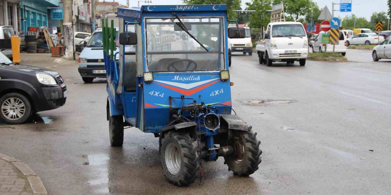 Hafif Ticari Araç Patpata Çarptı: 1 Yaralı