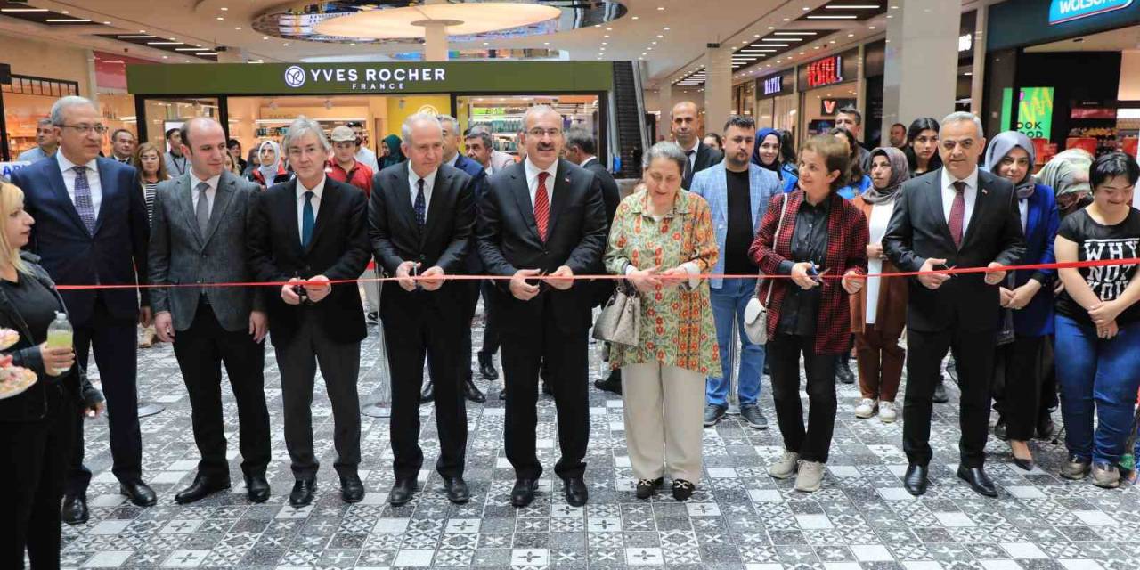 Elazığ’da ‘Engelliler Haftası’ Sergisi Açıldı