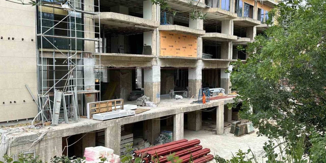 Sarıyer’de 34 Yıldır Bitmeyen 27 Katlı Bina İçin Yıkım Kararı