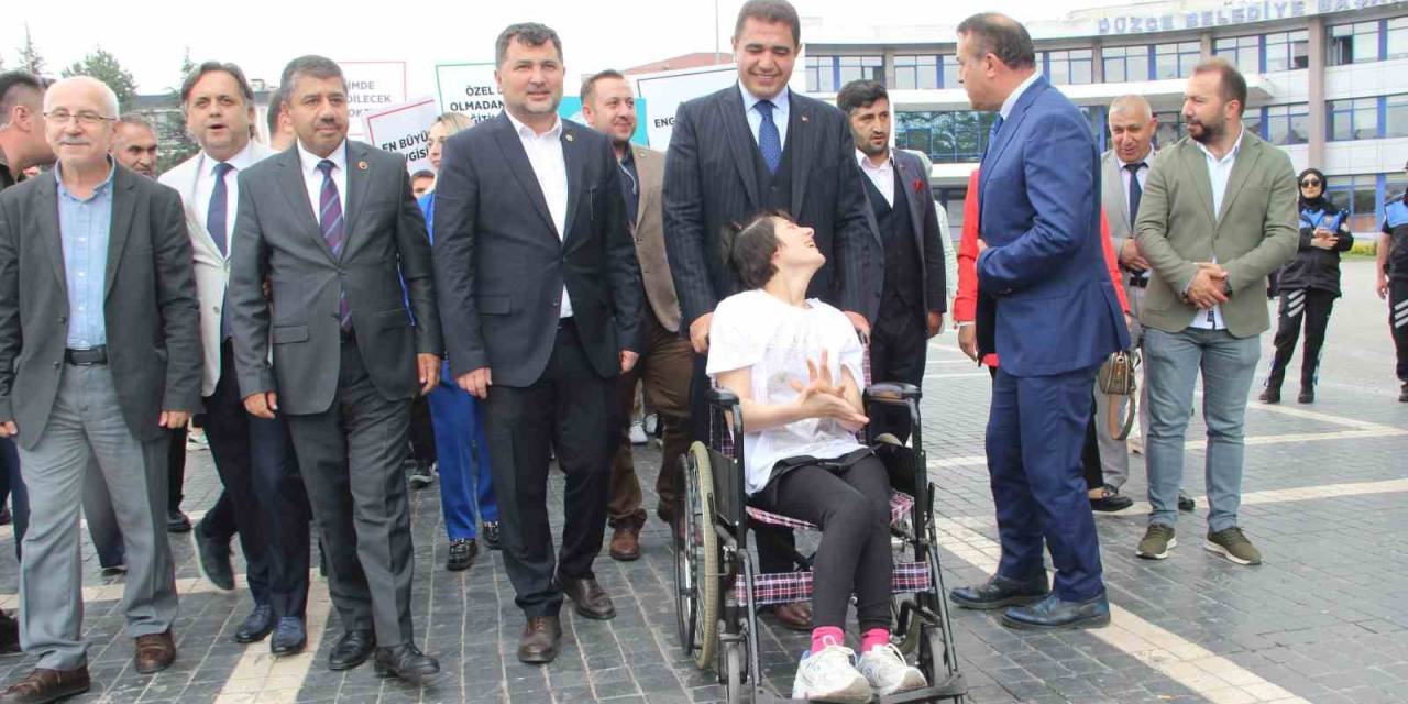 Özel Öğrencilerin Gösterisi Büyük İlgi Gördü