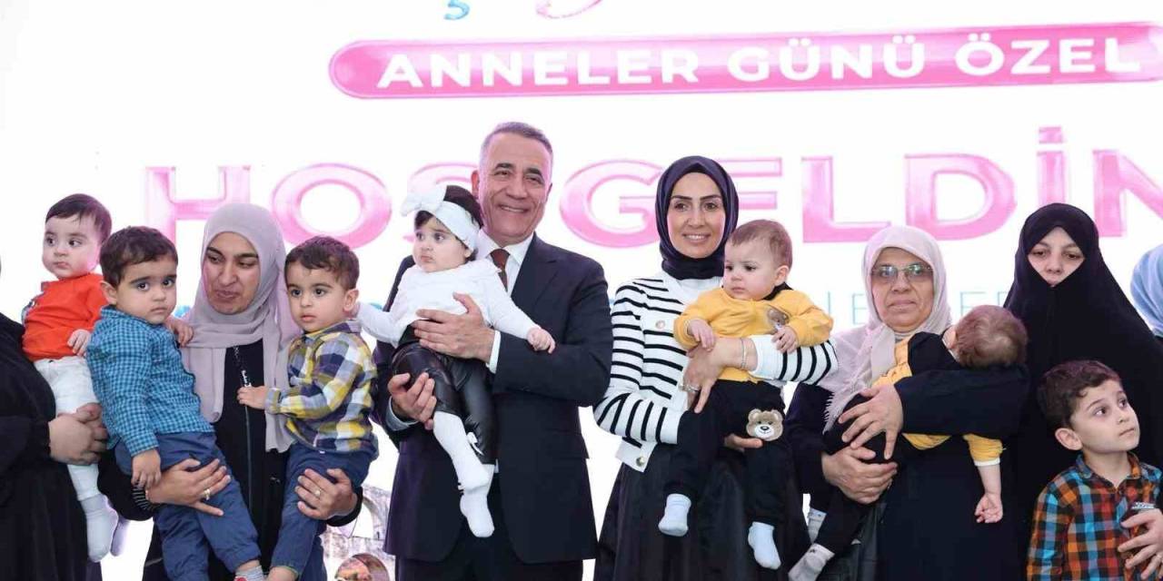 Sultangazi Belediyesi “Hoş Geldin Bebek” Programında 300 Bebek Ve Anneyi Ağırladı